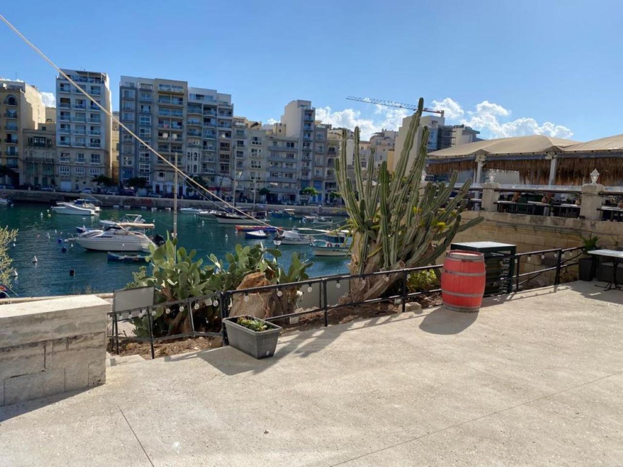 86 Spinola Bay Apartment Saint Julian's Bagian luar foto