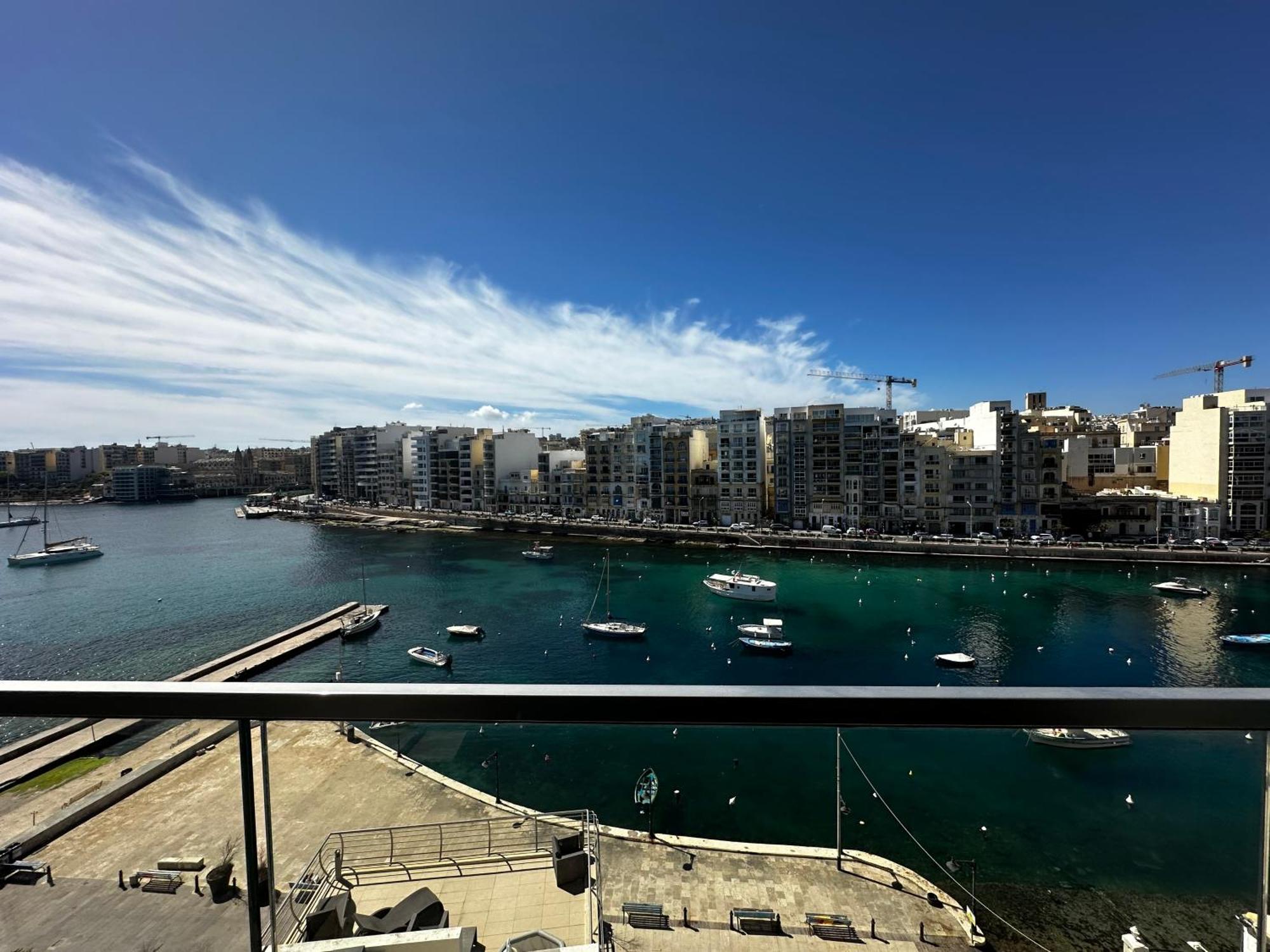 86 Spinola Bay Apartment Saint Julian's Bagian luar foto