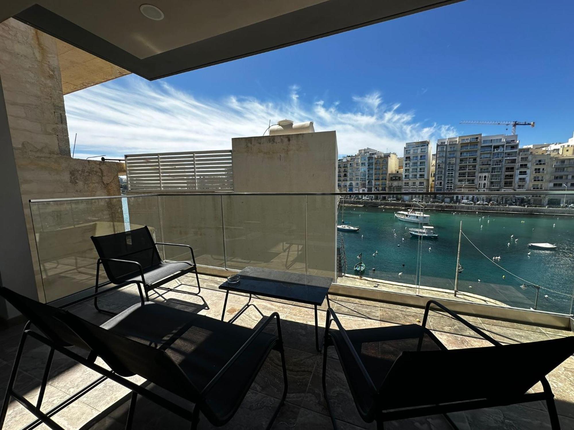 86 Spinola Bay Apartment Saint Julian's Bagian luar foto