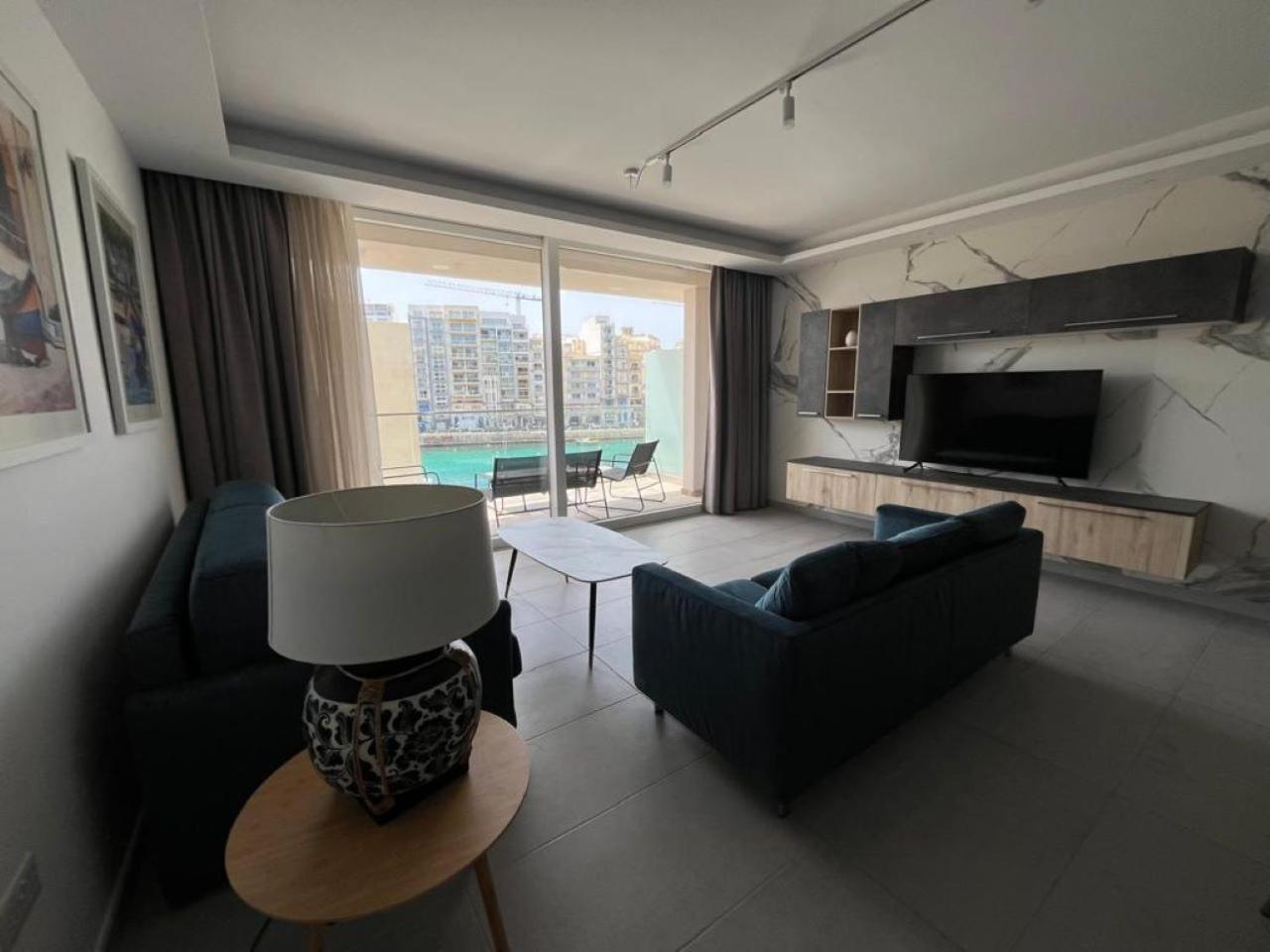 86 Spinola Bay Apartment Saint Julian's Bagian luar foto